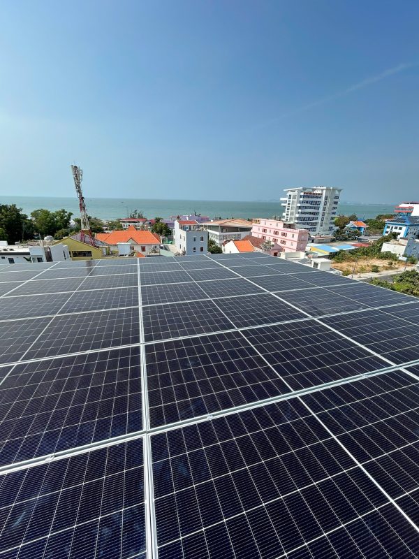 Lắp Đặt Điện Năng Lượng Mặt Trời 24 Kwp lưu trữ 32kwh Tại Định Quán Đồng Nai